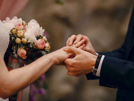 В Томской области в 2022 году зарегистрировали около 7,5 тысячи браков