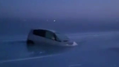 В Приморье любители зимней рыбалки попали в ледяной плен: видео