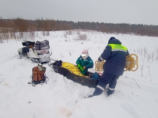 Провалившемуся под лед архангелогородцу потребовалась помощь спасателей