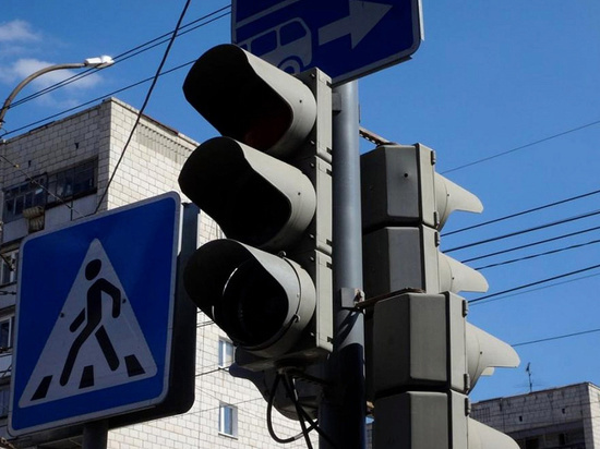 В пятницу в Калининграде отключат светофор на перекрестке проспекта Мира с Комсомольской