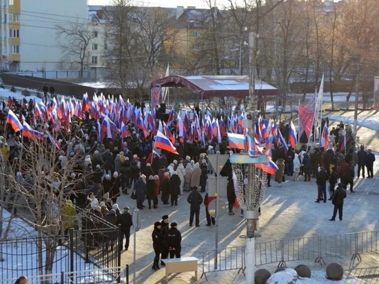 Более 1000 тамбовчан объединил митинг-концерт в поддержку военных