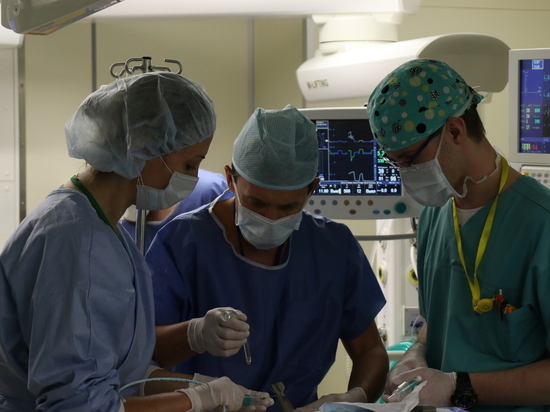 Петербургские хирурги провели уникальную операцию на сердце военнослужащему