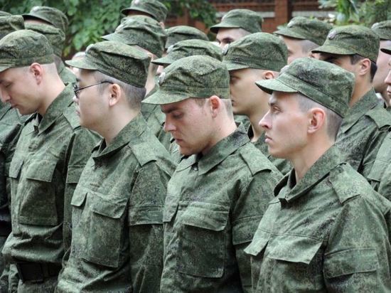 В Либерально-демократической партии России (ЛДПР) готовят законопроект, предусматривающий установление четких правил вручения повесток в военные комиссариаты