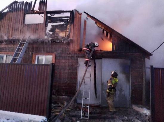 В Бурятии из-за перекала трубы сгорел дом