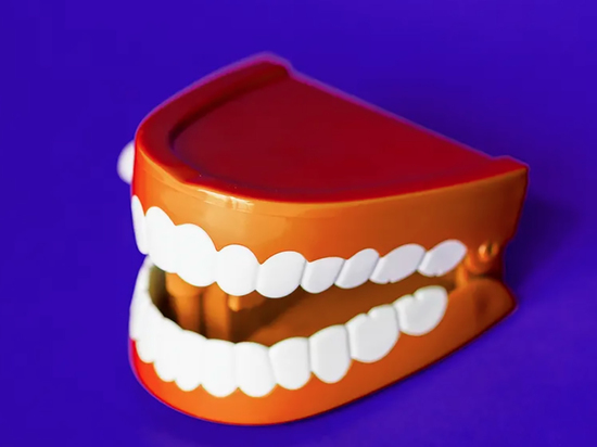 Мошенники обманули камчатского стоматолога