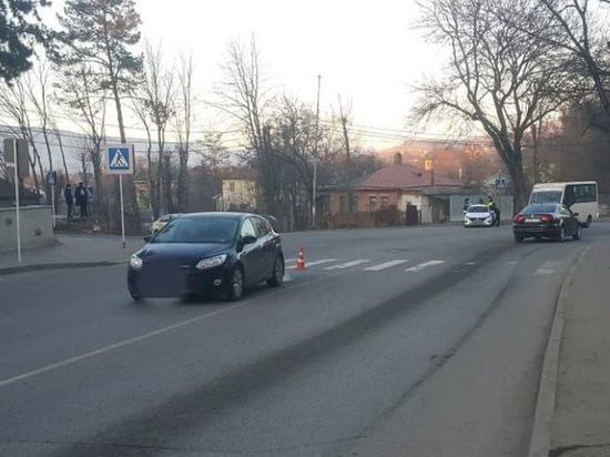 На Ставрополье за сутки водители дважды сбили трёх подростков на зебре