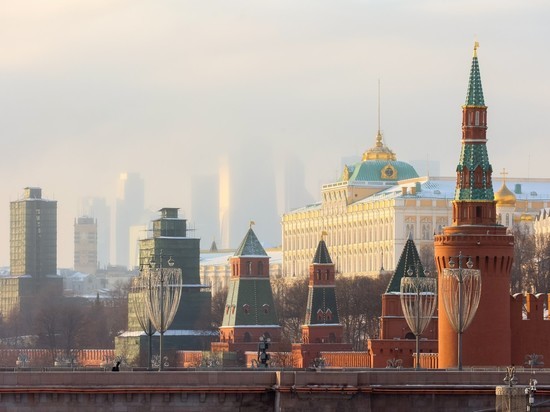 С Соборной площади Кремля демонтировали главную новогоднюю ель страны