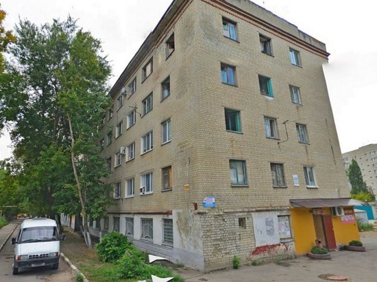 В Саратове загорелся дом, несколько часов назад признанный к сносу