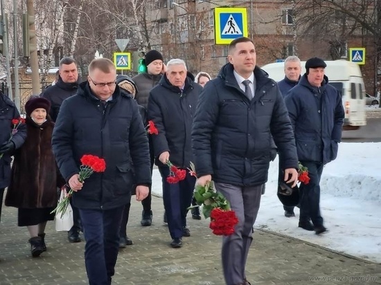 В Пензе возложили цветы в память о жителях блокадного Ленинграда