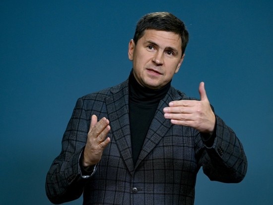 Подоляк потребовал добавить к западным танкам авиацию и дальнобойные ракеты