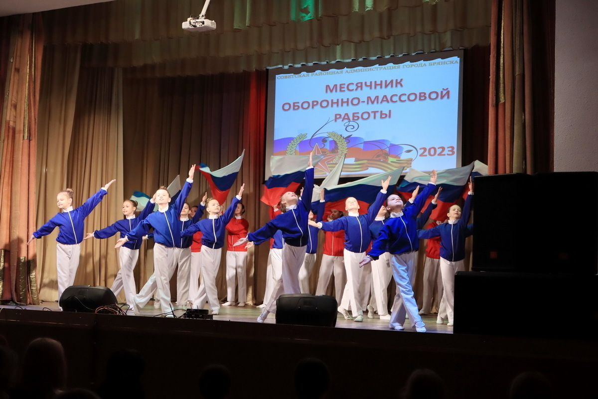 Фестиваль солдатской песни проходит в Брянске - МК Брянск