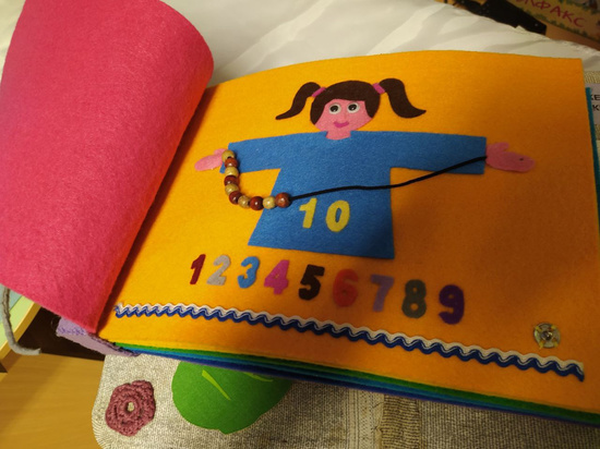 Челябинцы сделают мягкие книги для слепых детей