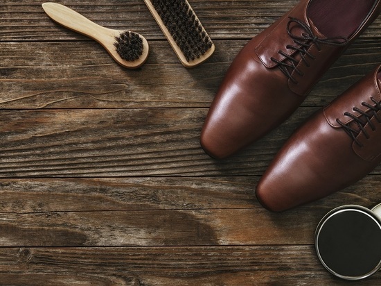 Как избавиться от заломов на обуви: понадобится обычная тряпка
