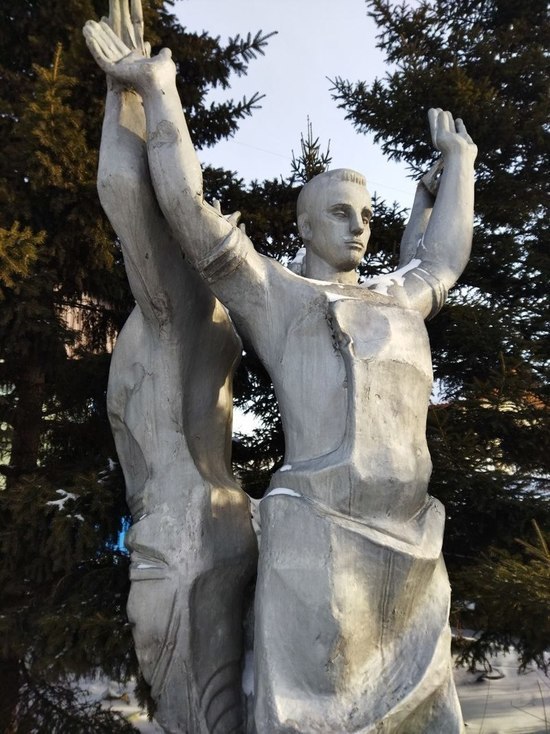 В Улан-Удэ отреставрируют памятник «Покорители космоса»
