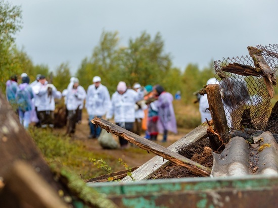 Вместе ими было очищено почти 100 км береговой полосы