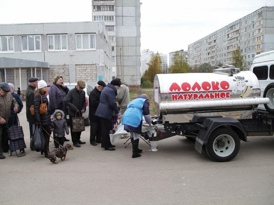 Власти Калуги пообещали сохранить стоимость бочкового молока на уровне 50 рублей