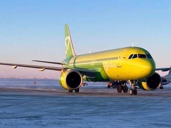 130 пассажиров прилетели в Певек первым рейсом из Новосибирска