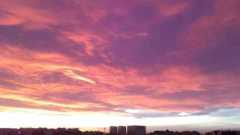 Жительница Абакана сняла на видео необыкновенно розовый закат