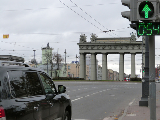 Реставрация Московских триумфальных ворот завершится в октябре 2024 года