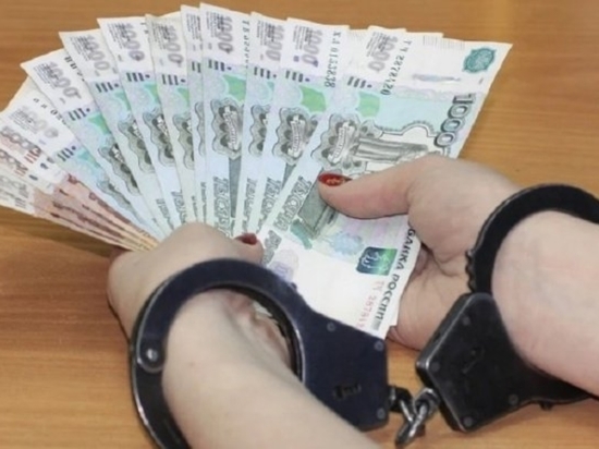 Директора бюджетной организации из Ижевска обвиняют в получении взяток