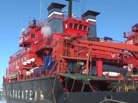 Из Владивостока спасательное судно вышло на помощь рыбакам