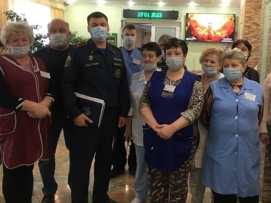 В Светлогорске сотрудники МЧС провели проверку соцучреждения