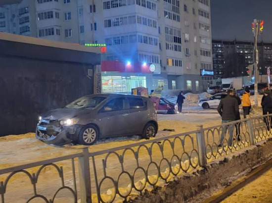 В Екатеринбурге 20-летняя девушка сбила на тротуаре четырех пешеходов