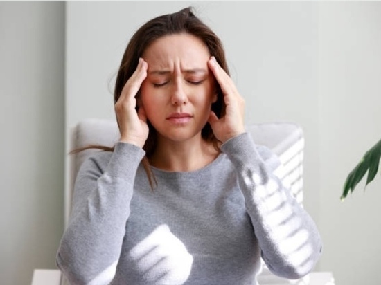 Врачи назвали три основных причины непроходящей головной боли