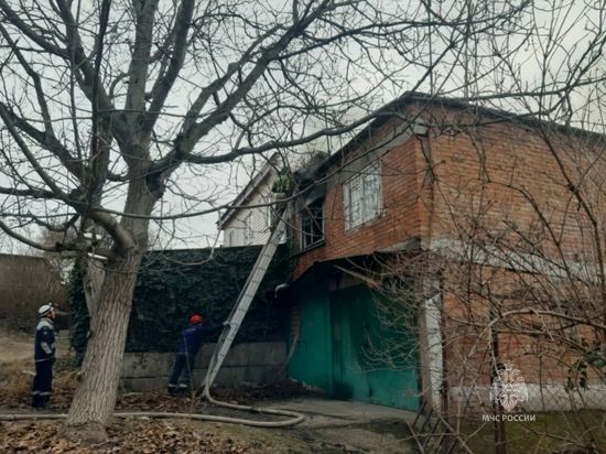 На Кубани загорелся завод по производству керамики