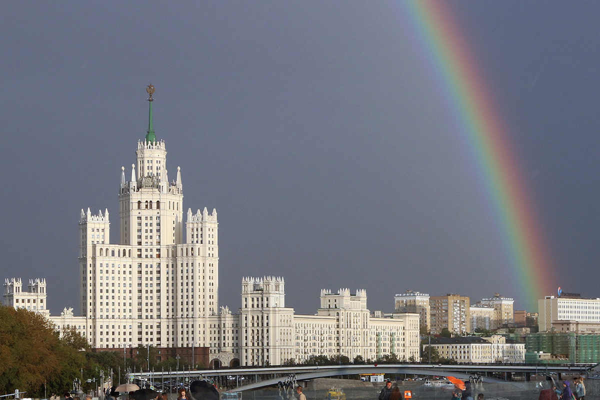 Law on 'LGBT propaganda' does not ban rainbows, Khinshtein says