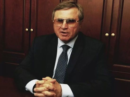 Олег Смолин: «Скрытием деклараций депутатов хотят успокоить людей с падающими доходами»