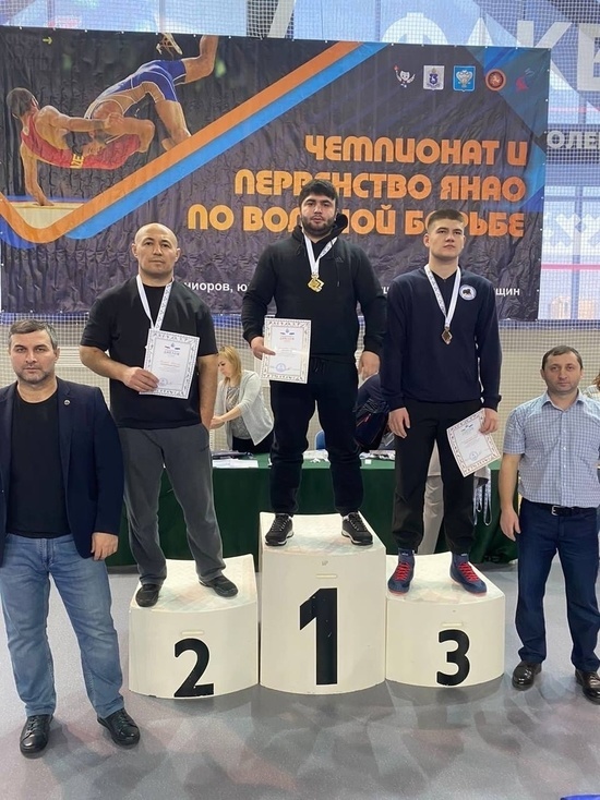 Тренер из Ямальского района победил в турнире ЯНАО по вольной борьбе