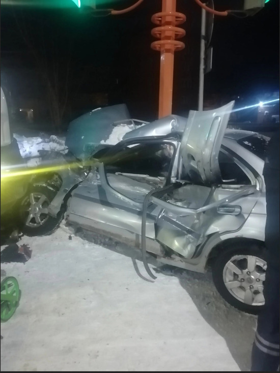 Четыре человека пострадали в результате аварии с фурой в Кузбассе