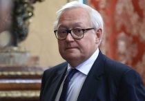 Замглавы российского МИД Сергей Рябков заявил, что РФ и США будут продолжать переговоры относительно обмена заключенными