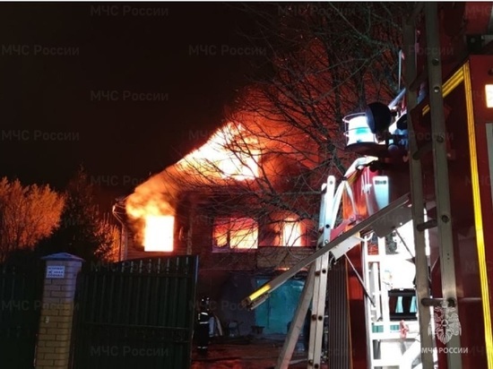 Три дома за ночь сгорели в Калужской области
