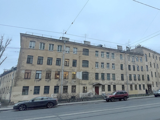 Зловонные ветры Петербурга: пока одни дома в центре тонут в фекалиях, в соседних нет ни тепла, ни воды