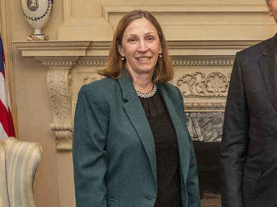 Посол США Трейси пообещала направить усилия на поддержание диалога с Россией
