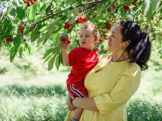 Мама в 40 лет: три откровенных истории из жизни крымчанок