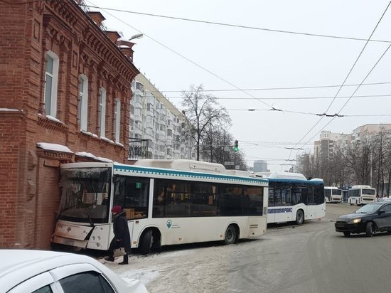 Уфимские следователи разбираются в обстоятельствах ДТП с автобусами