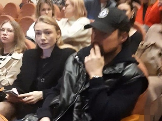 Данила Козловский и Оксана Акиньшина снова пришли вместе на премьеру