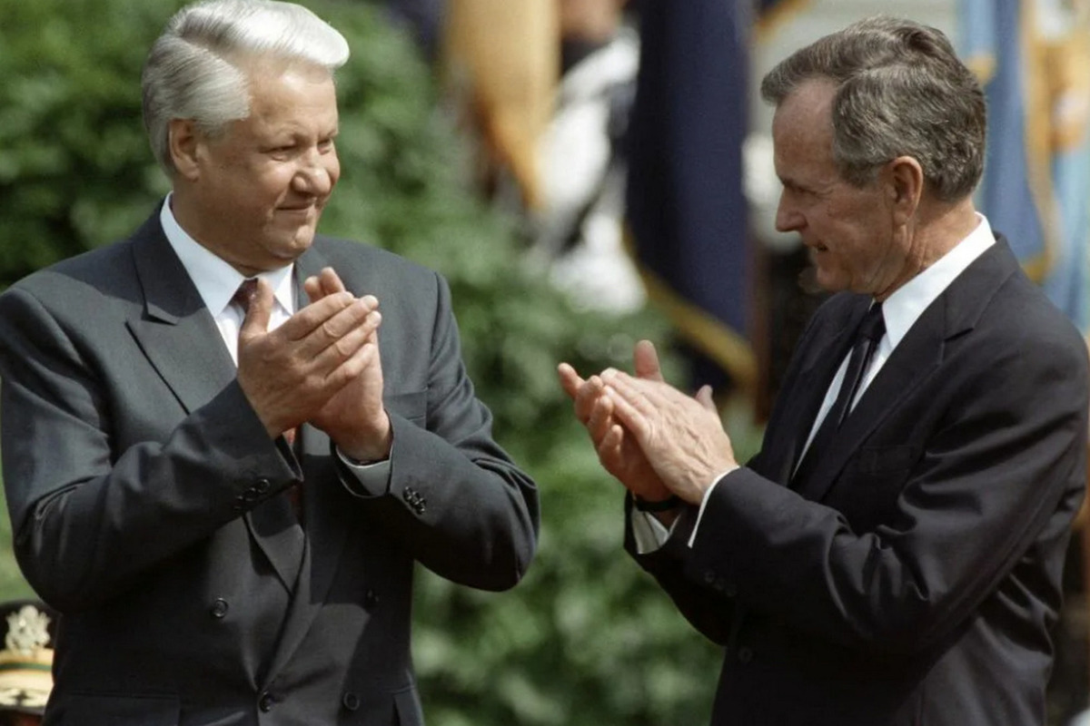 Декларация 1992. Ельцина и Буша-старшего 1992. Ельцин и Буш в Кэмп Дэвиде 1992. Ельцин и Буш старший. Ельцин в США 1992 И Буш.