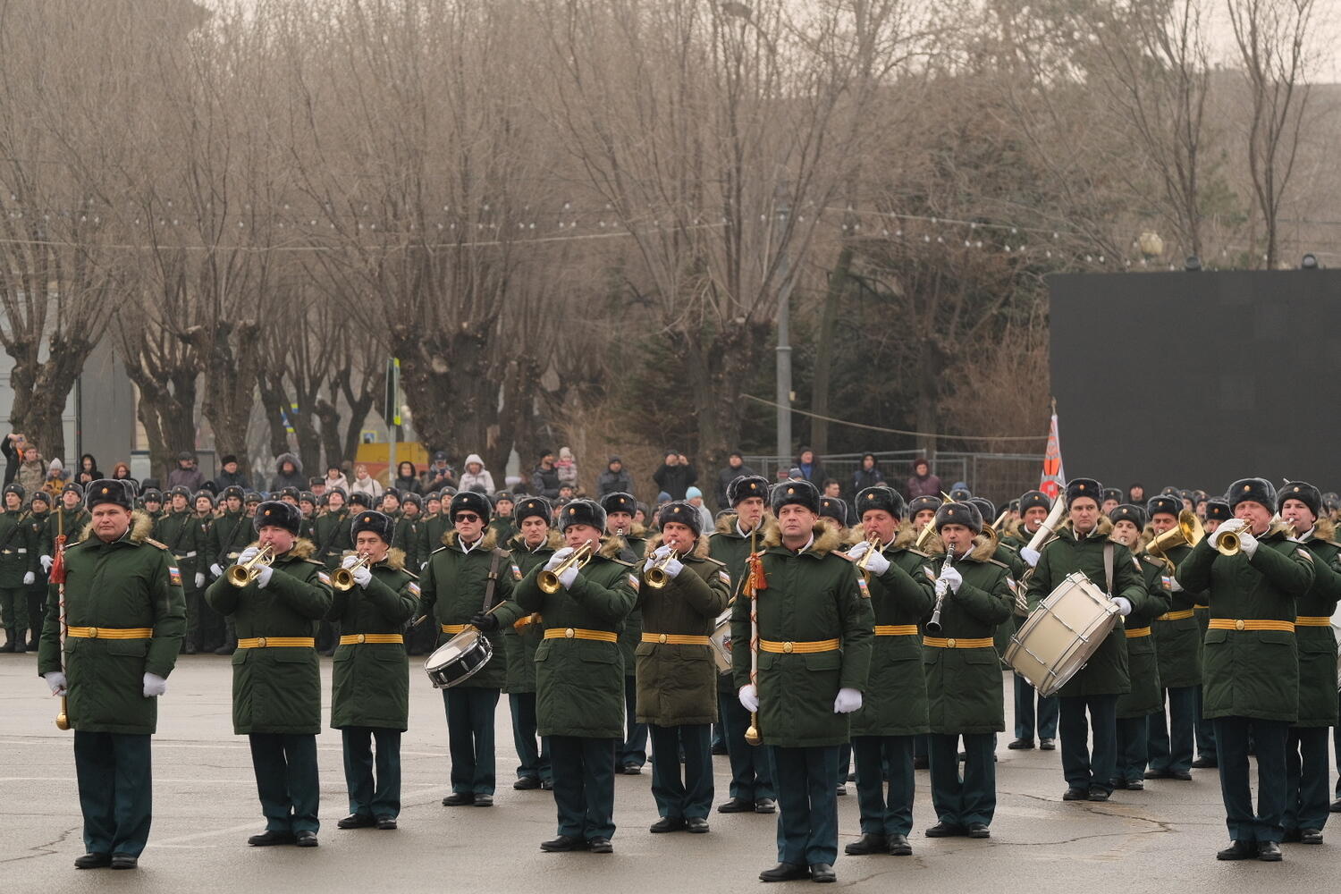 Парад в волгограде 2023. Парад в честь 80 летия сталинградской битвы. Парад в волгограде в день 80-летия победы в сталинградской битве. Парад 80. Парад в волгограде.