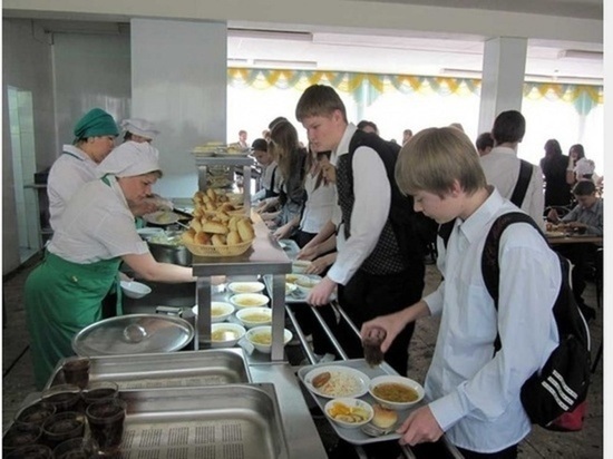 В Орловской области школьники питались в разрушающейся столовой
