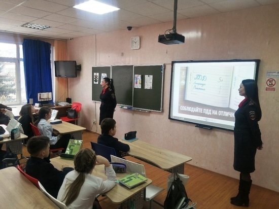 Школьники Серпухова пообщались с сотрудниками Госавтоинспеции