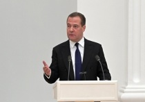 Заместитель председателя Совета безопасности России Дмитрий Медведев в публикации в своем телеграм-канале заявил, что вражеским странам не хватает мужества признать, что их санкции с треском провалились и не работают