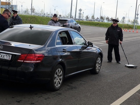 В российских регионах с желтым уровнем террористической опасности введут досмотр автомобилей