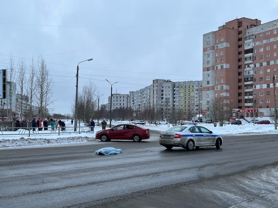 В Северодвинске под колесами автомобиля погибла бабушка