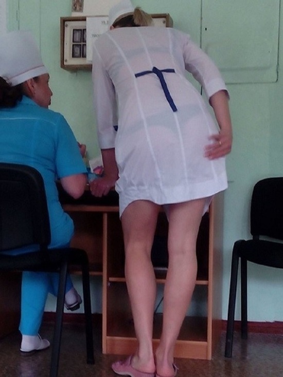 В прокуратуру Кирова поступила жалоба студенток, которых заставили снять на экзамене брюки