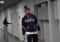 Спортсмену Роману Костомарову, находящемуся в больнице в Коммунарке, может грозить ампутация пальцев рук, сообщает StarHit со ссылкой на источник