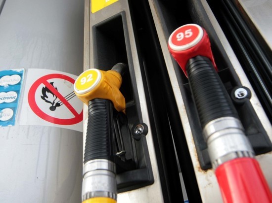 Ценам на бензин в России предрекли скорый рост